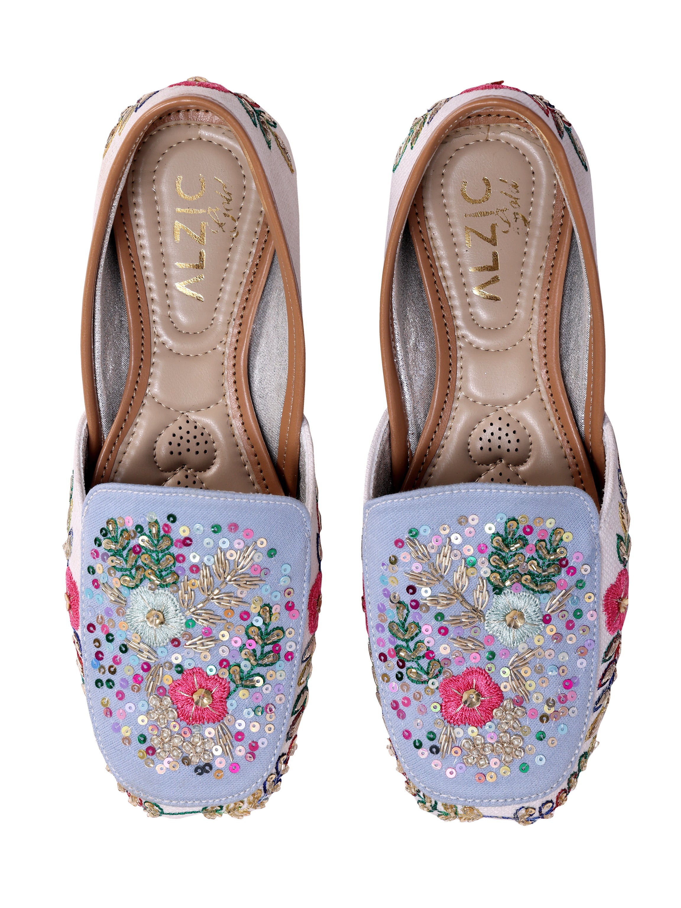 Gulbahaar Off-White Floral Hand-Embroidered Juttis