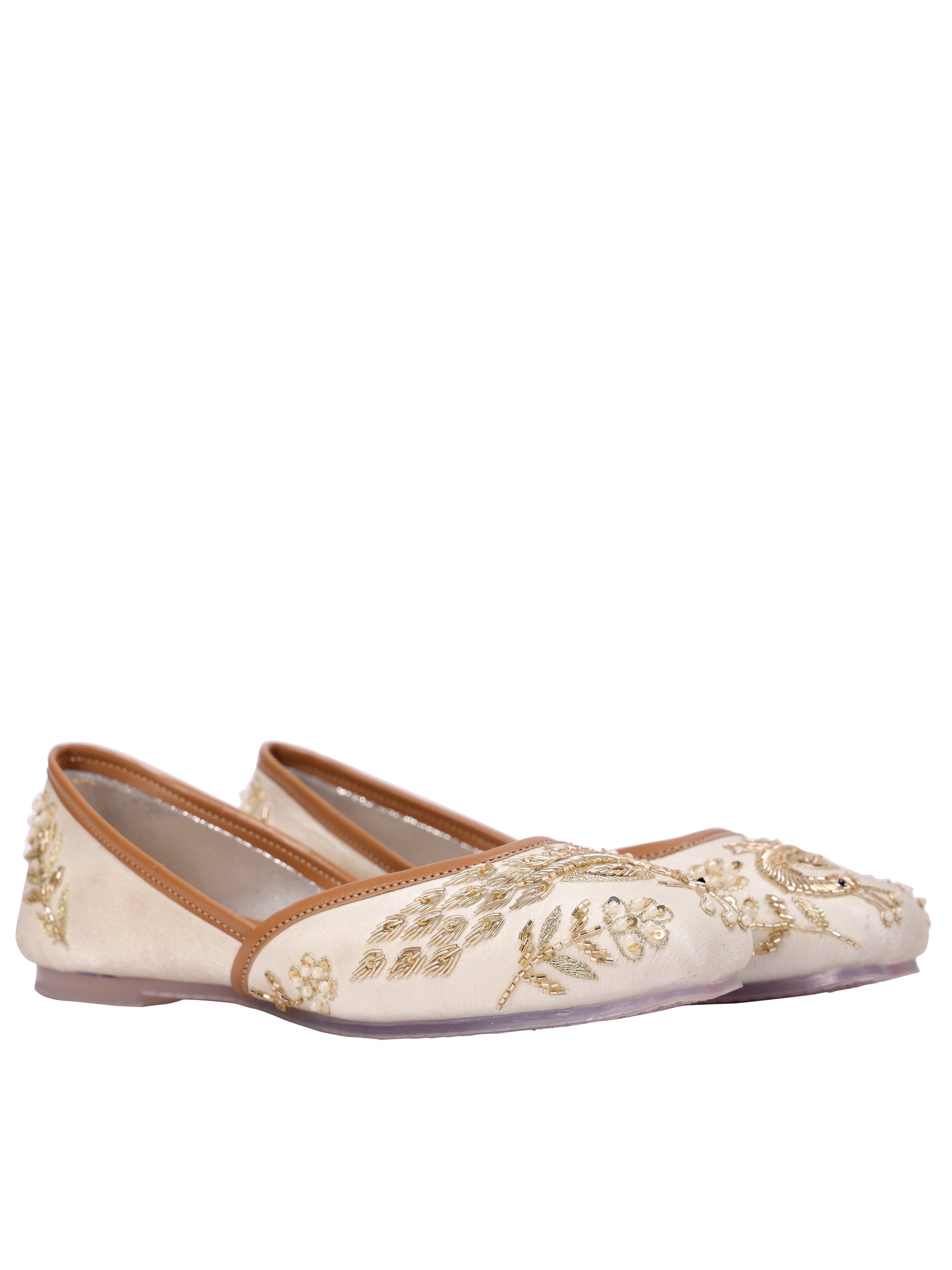 Noor Ivory Gold Hand-Embroidered Juttis