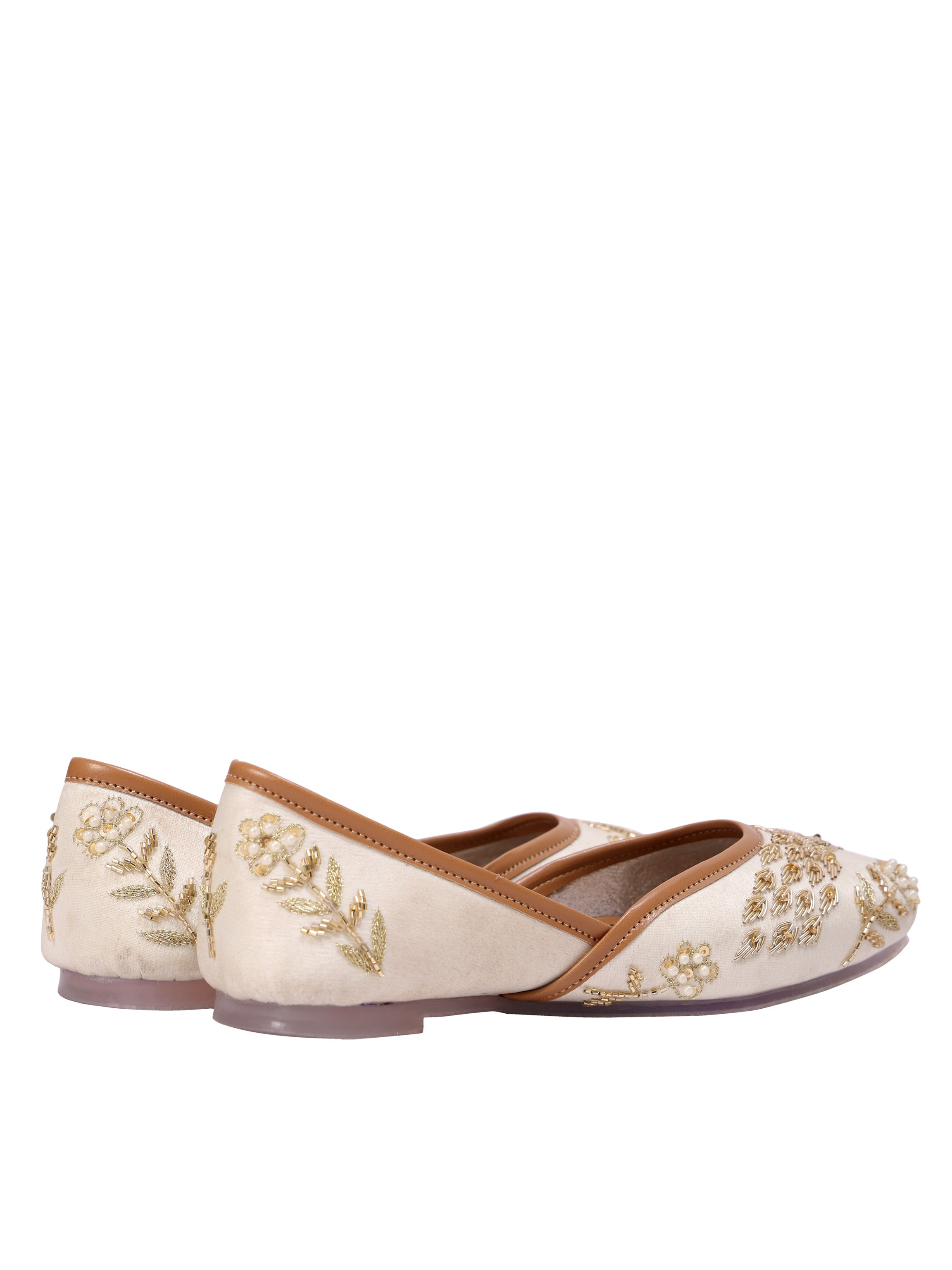 Noor Ivory Gold Hand-Embroidered Juttis