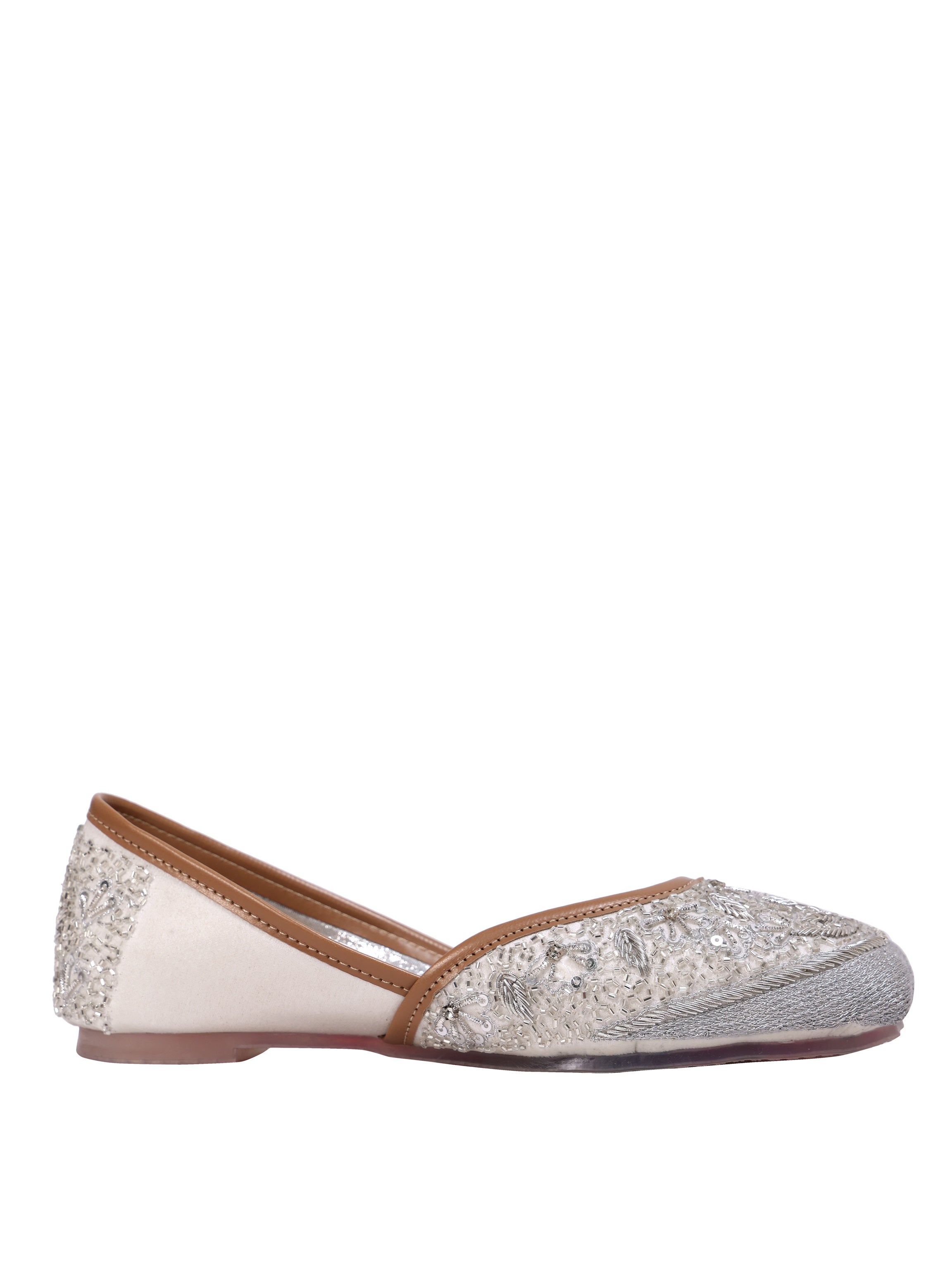 Ivory Pearl Hand-Embroidered Juttis – Silver Toe Cap Edition