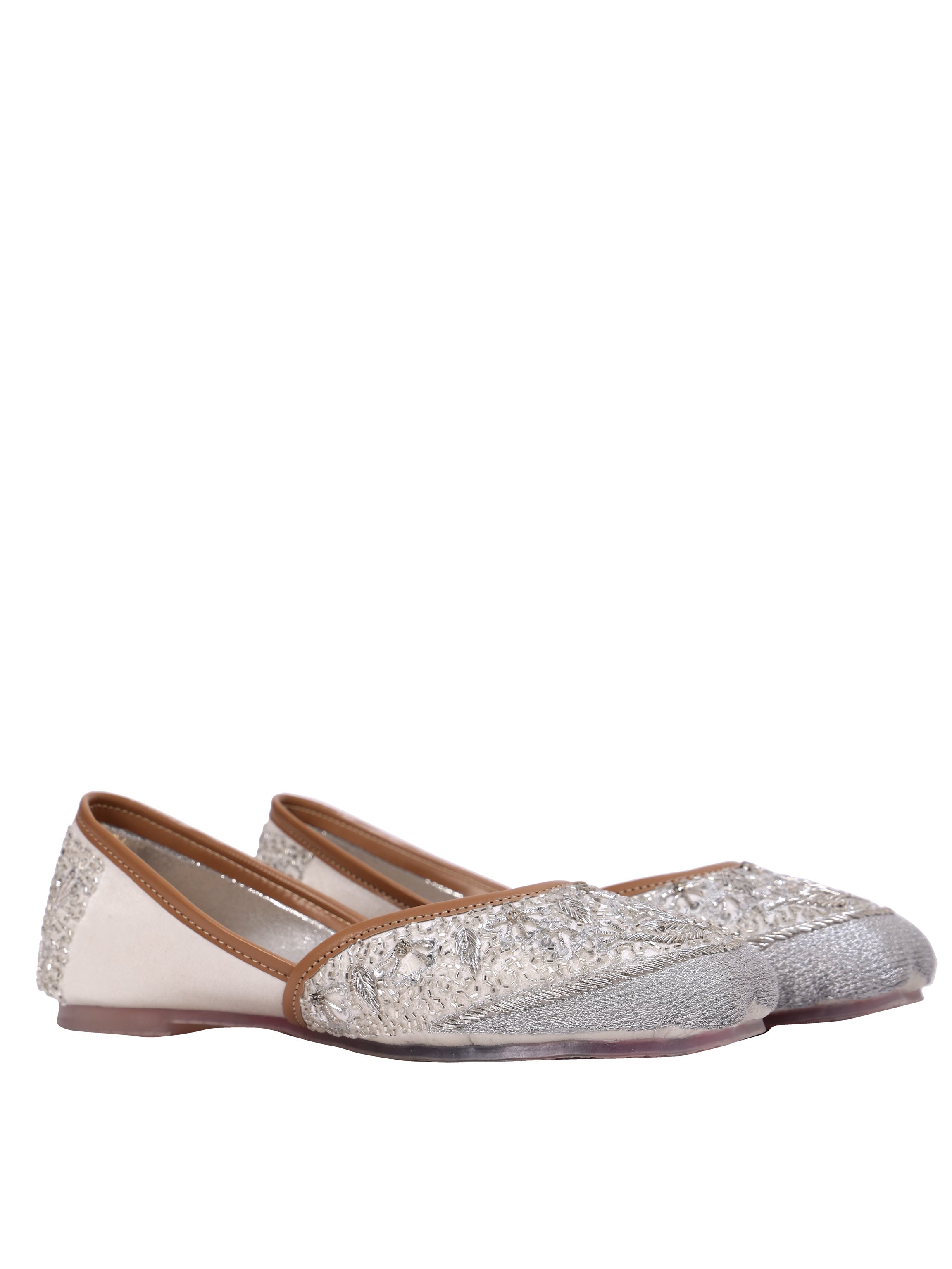 Ivory Pearl Hand-Embroidered Juttis – Silver Toe Cap Edition