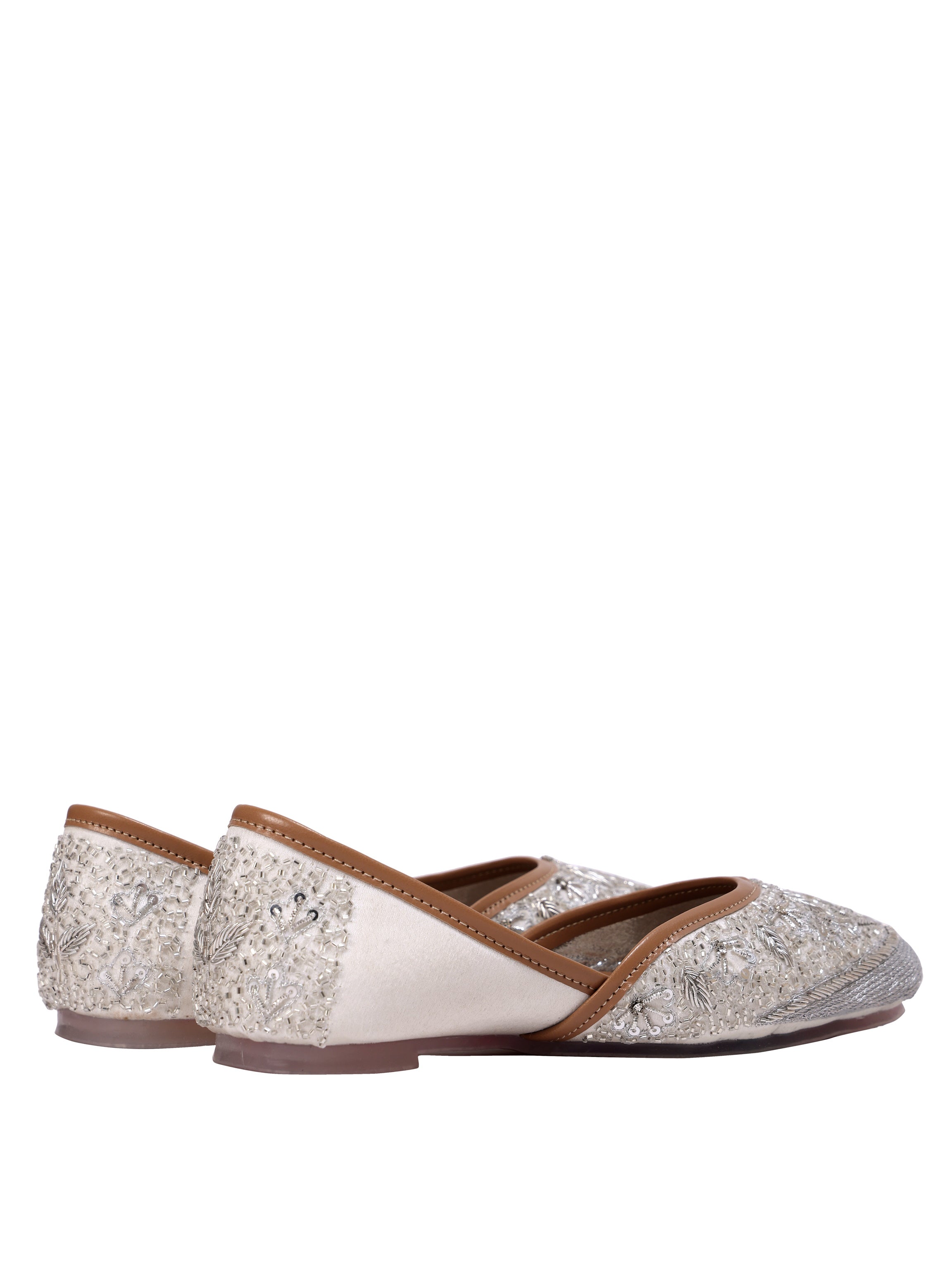 Ivory Pearl Hand-Embroidered Juttis – Silver Toe Cap Edition