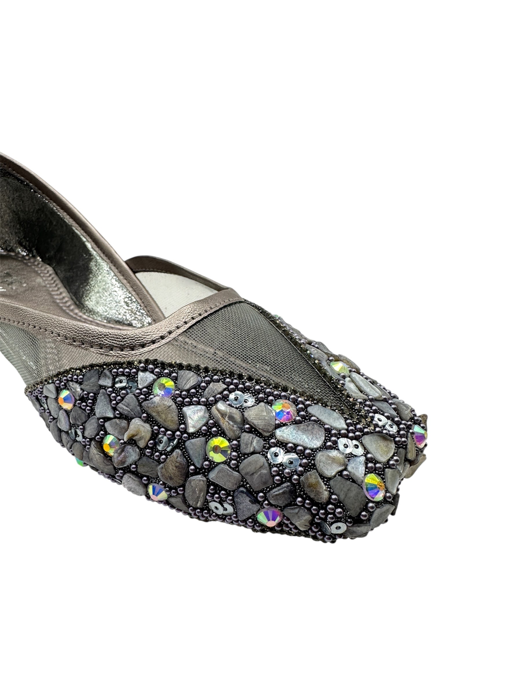 MojidiPearl Elegance Embellished Juttis