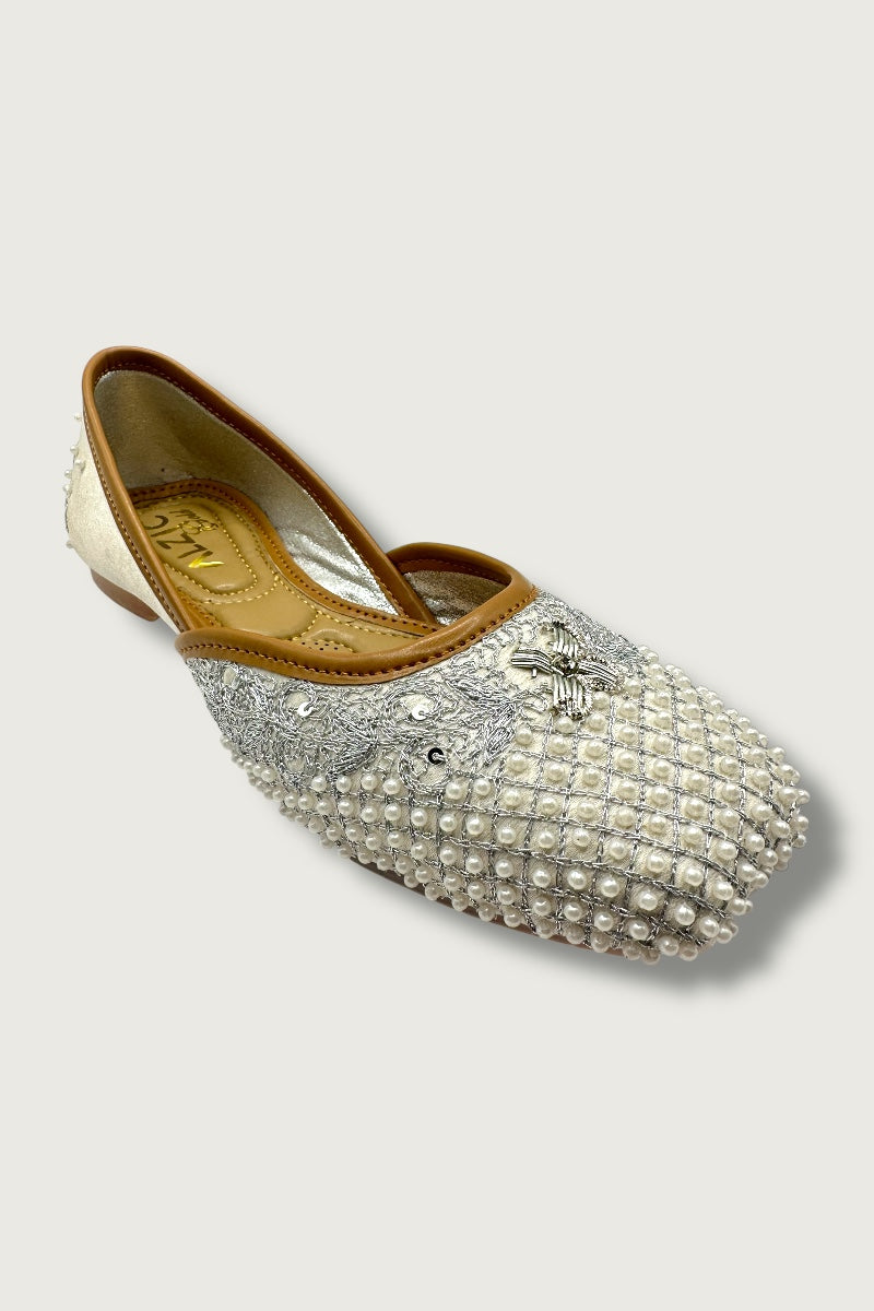 White Pearl Elegance Jutti