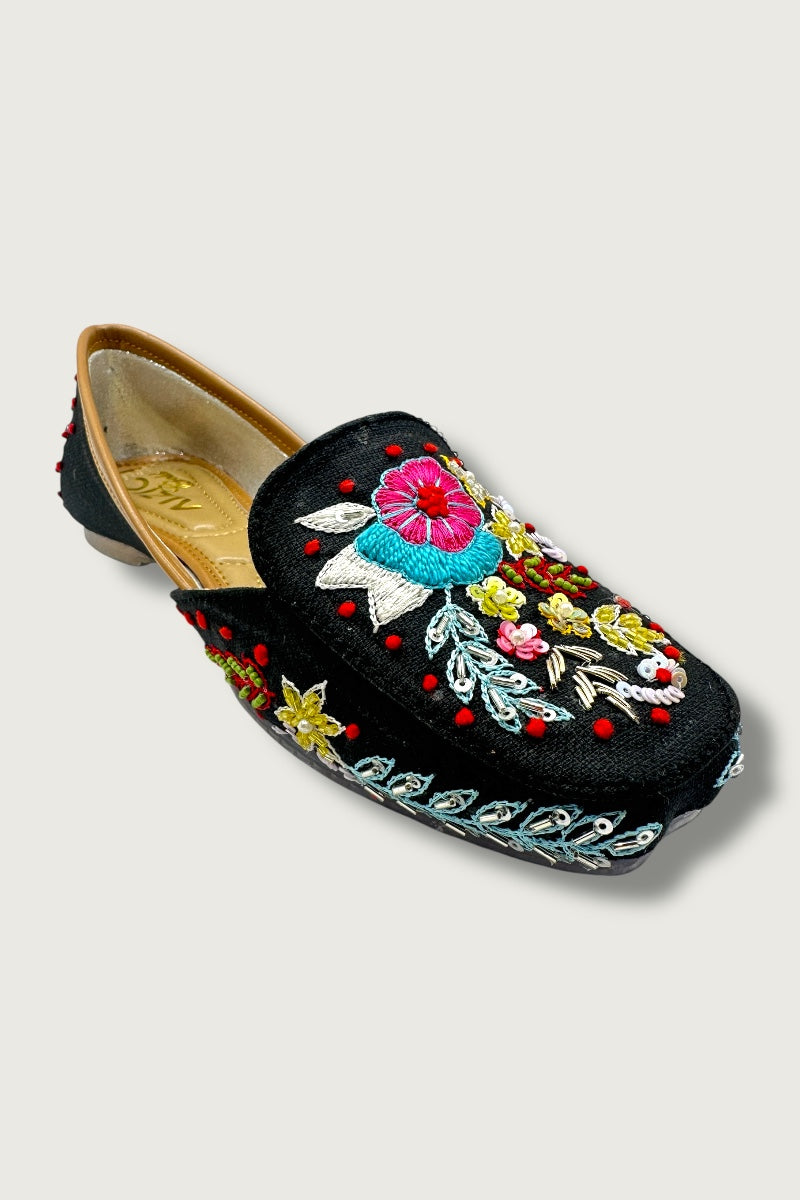 Midnight Black Handcrafted Juttis