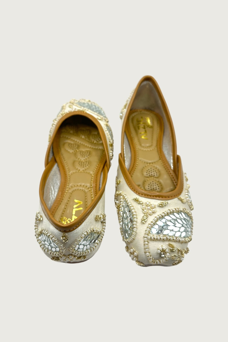 Mirror Off-White Handcrafted Juttis