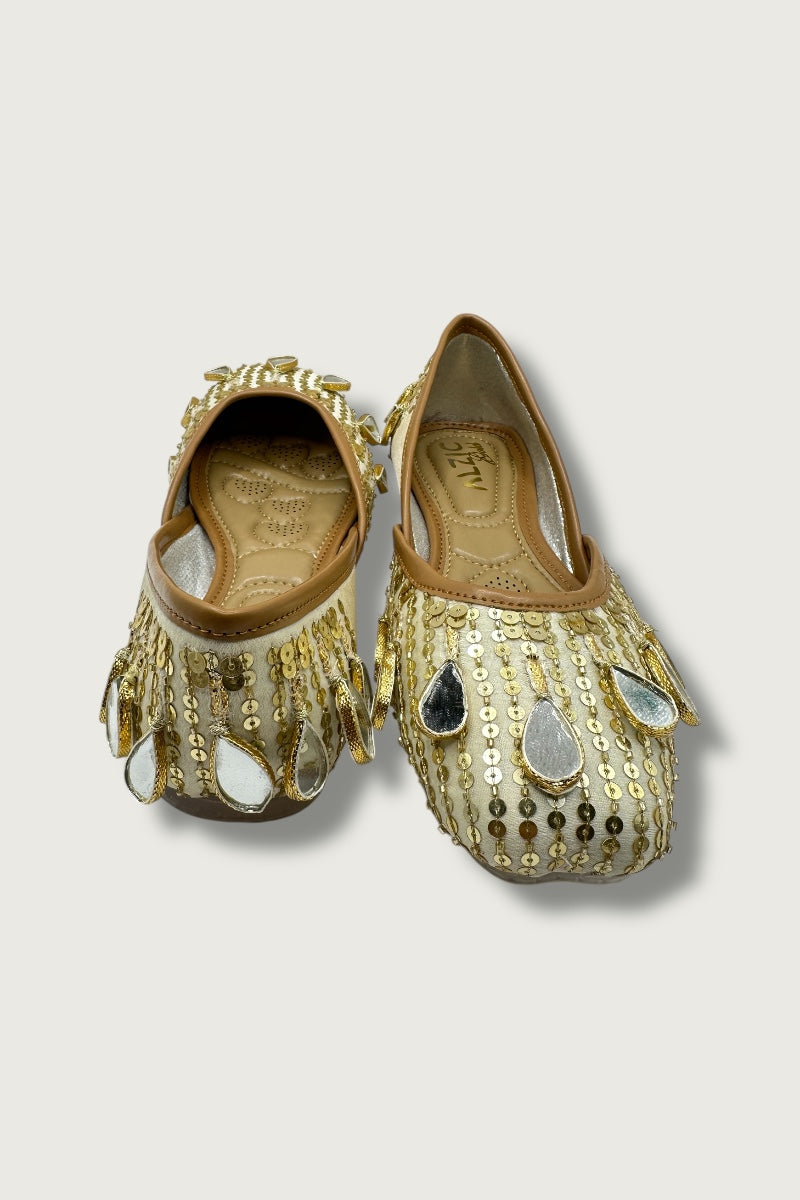 Stellar Gleam Golden Juttis