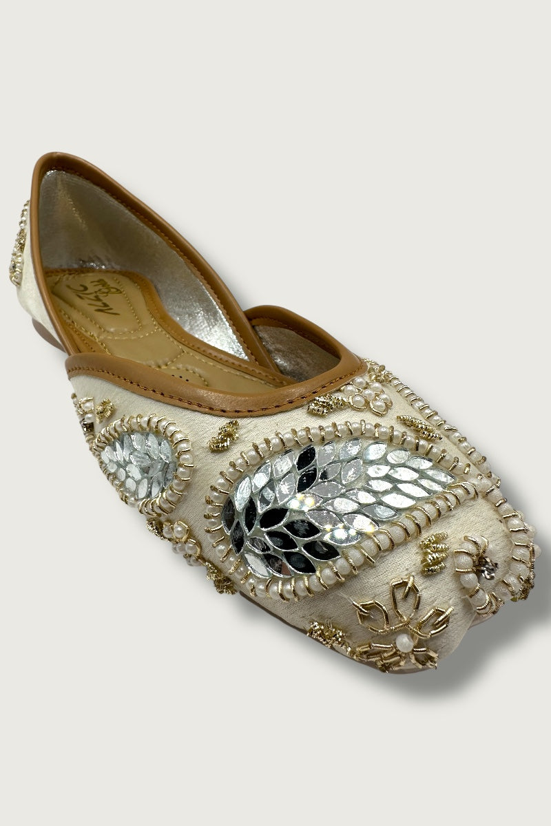 Mirror Off-White Handcrafted Juttis