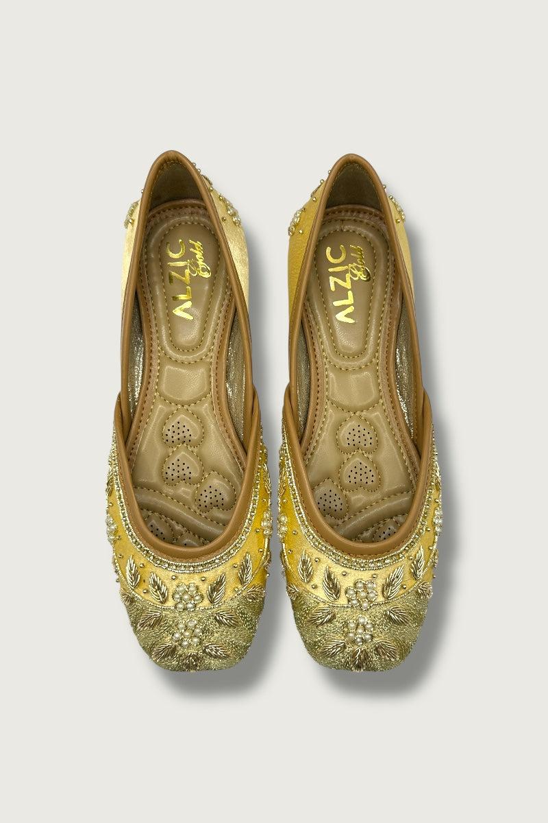Golden Embroidered Jutti