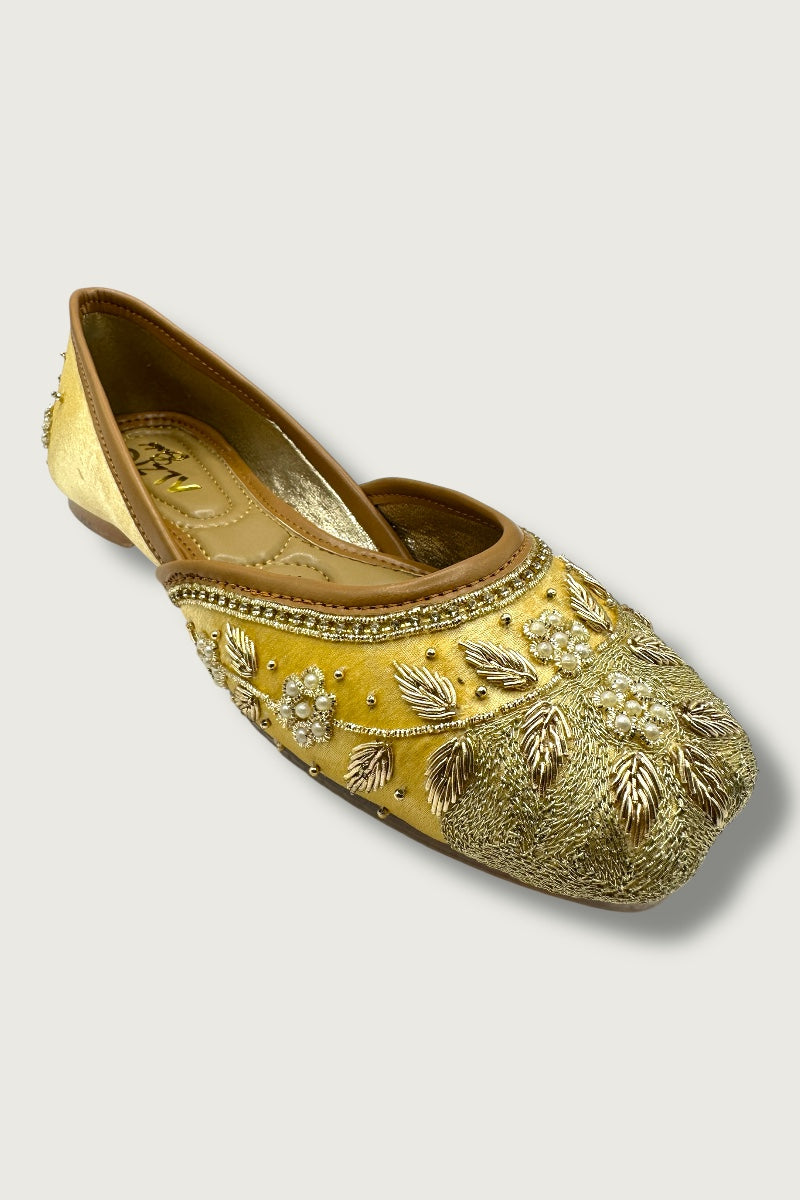 Golden Embroidered Jutti