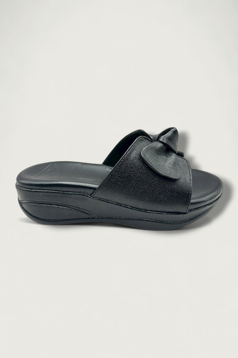 Bow Charm Black Comfort Slides