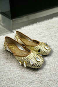 Stellar Gleam Golden Juttis