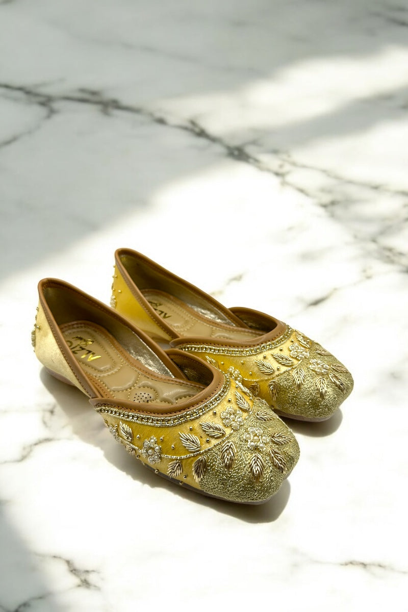 Golden Embroidered Jutti