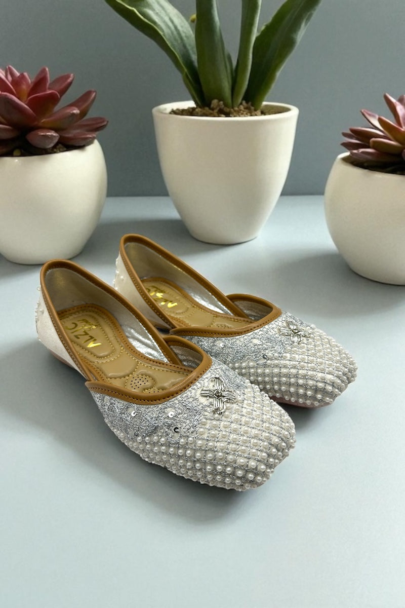 White Pearl Elegance Jutti