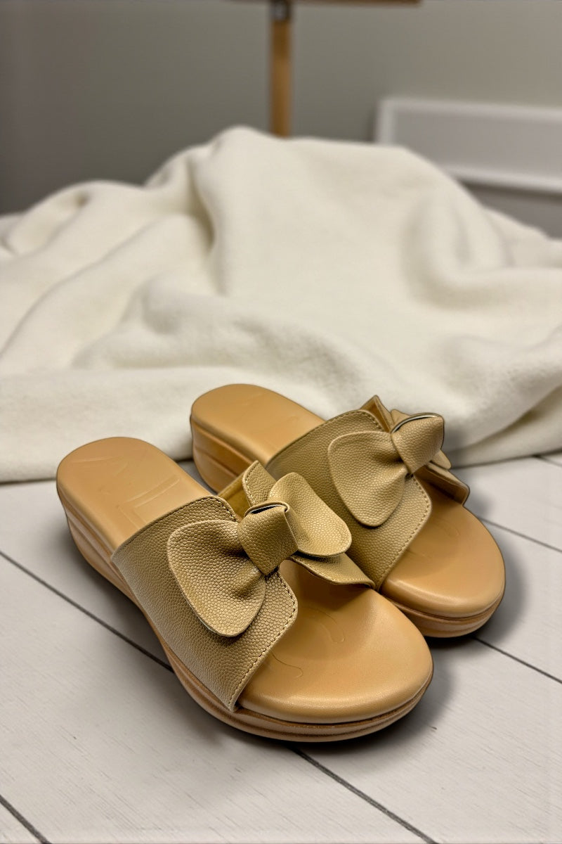 Bow Charm Brown Comfort Slides